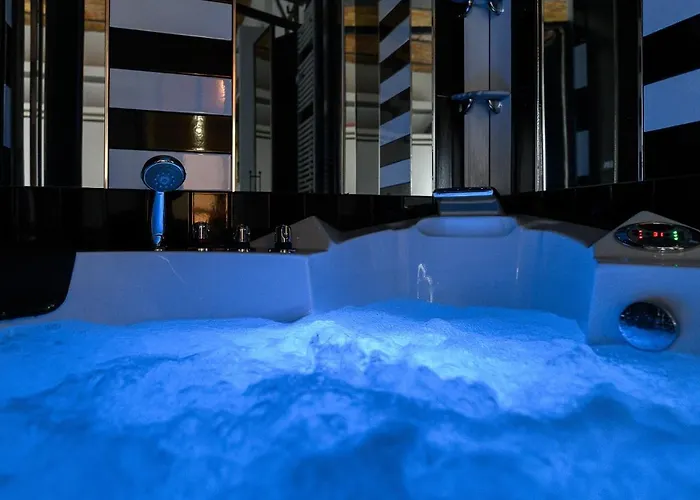 Stylish With Jacuzzi By Ndp Rent Apartament Rzym